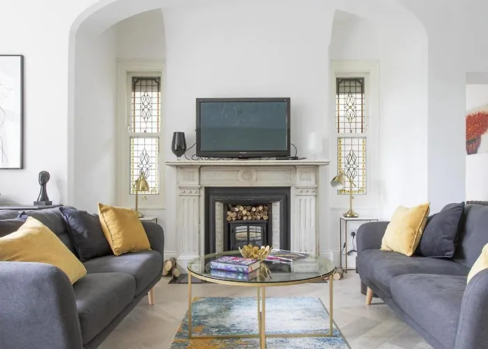 Spacious Flat In London