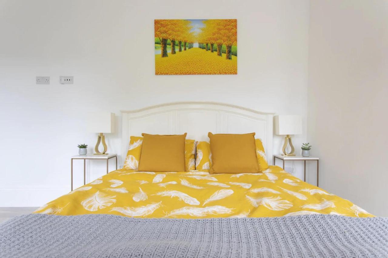 Spacious Flat In