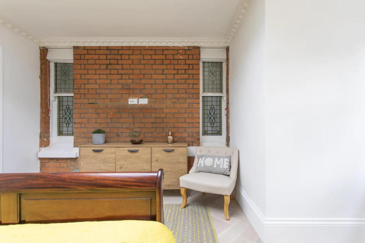 Spacious Flat In London